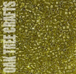 DE11 - Miyuki - Lined - Chartreuse Green (DB0908) - 3gm